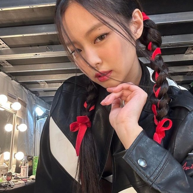 Jennie Kim Bow Braid Hairstyle