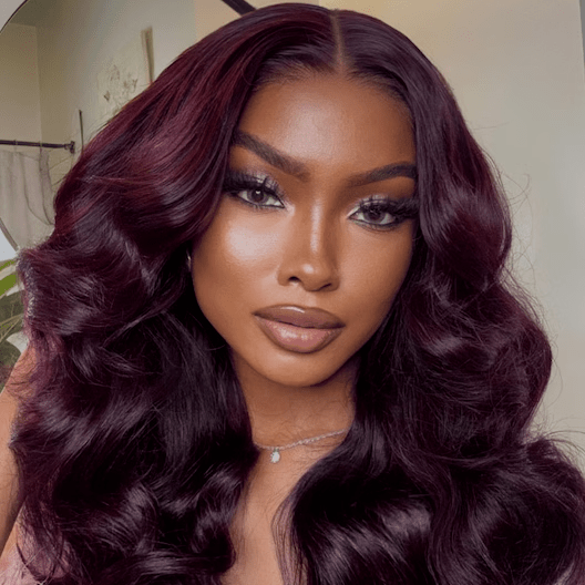 A model wearing a UNice wig.