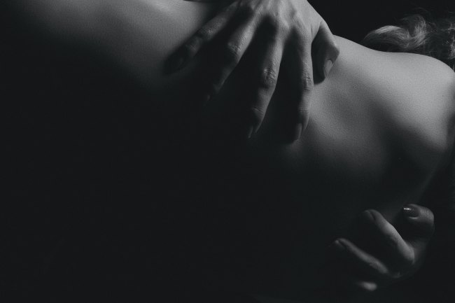 Iron Flame's spicy chapters