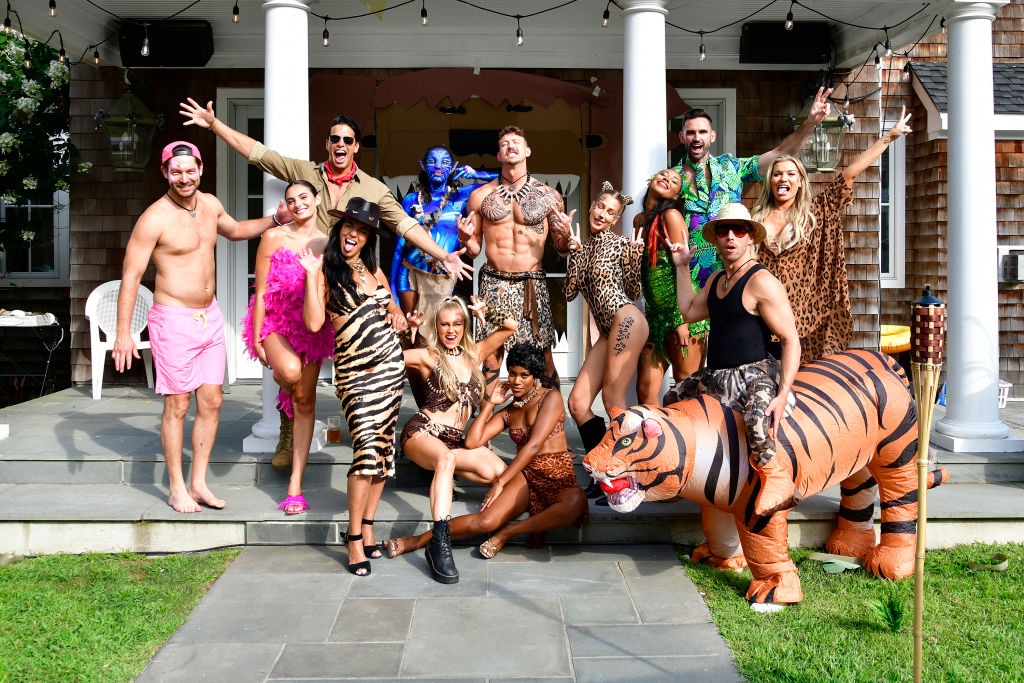 SUMMER HOUSE -- "Welcome to the Jungle" Episode 715 -- Pictured: (l-r) Craig Conover, Paige DeSorbo, Chris Leoni, Danielle Olivera, Ciara Miller, Samantha Feher, Kory Keefer, Gabby Prescod, Amanda Batula, Mya Allen, Carl Radke, Kyle Cooke, Lindsay Hubbard -- (Photo by: Eugene Gologursky/Bravo via Getty Images)