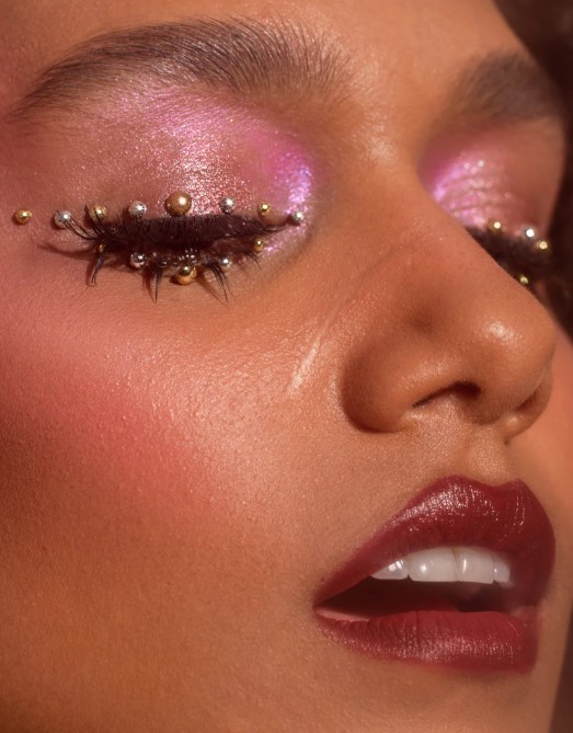 Half Magic face gems in metallic pearls