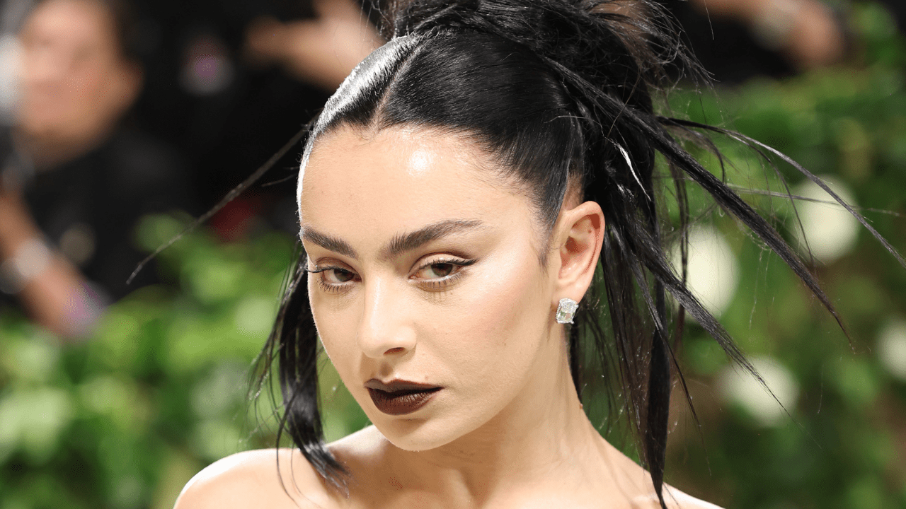 charli xcx plastic surgery