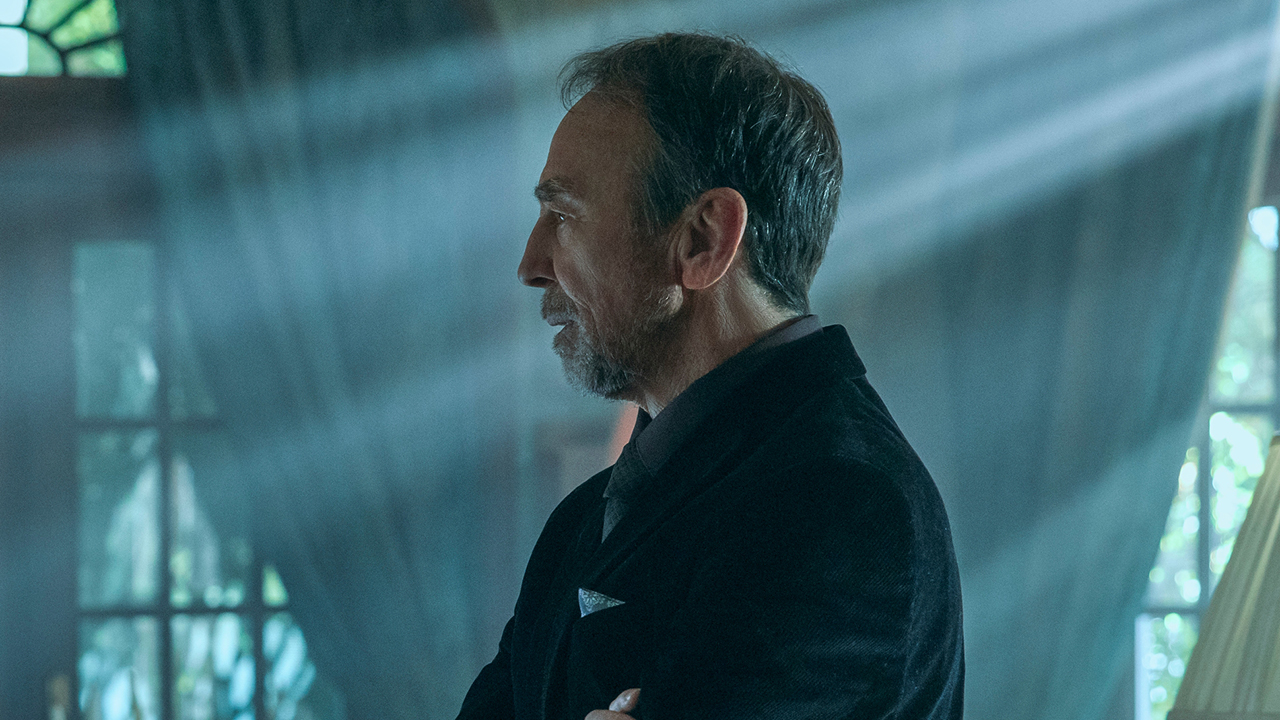 Anthony Crane as Groff, David Jensen as Genrette in episode 402 of Outer Banks.