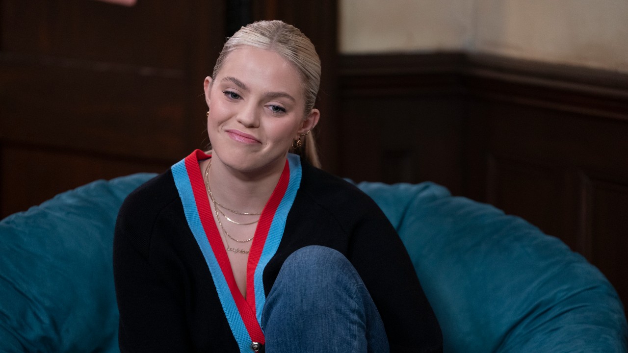 Renee Rapp as Leighton