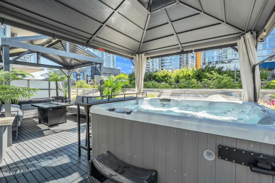 10 Best Airbnbs in Vancouver 2024—Downtown, Kitsilano, & More