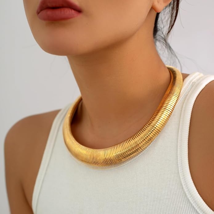Necklace Trends 2025: Chunky Chains, Pearls, & More