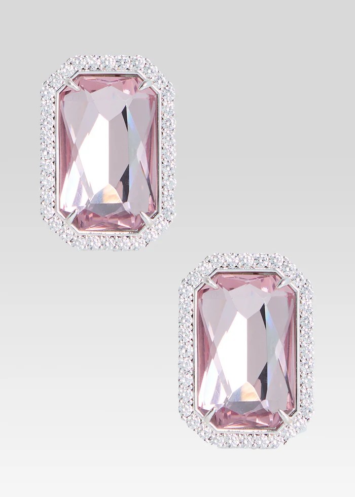 Retrofete Holiday Dresses: 6 Trends to Slay the Season