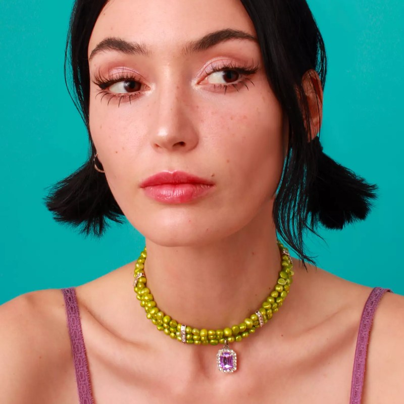 2025 Men's Jewelry Trends: Brooches, Scarves & Chokers