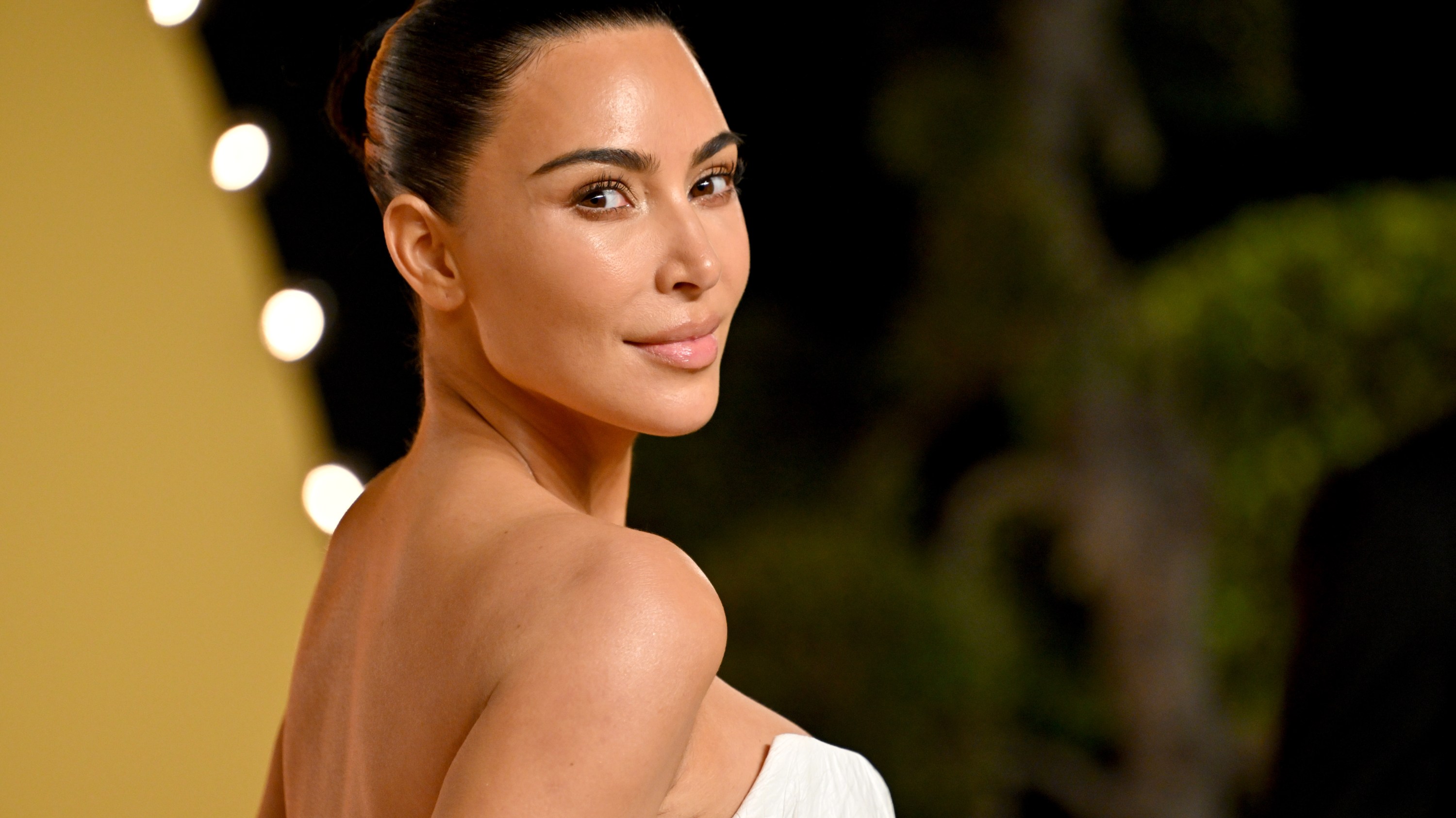 Kim Kardashian attends the 2025 Vanity Fair Oscar Party Hosted By Radhika Jones at Wallis Annenberg Center for the Performing Arts on March 02, 2025 in Beverly Hills, California.