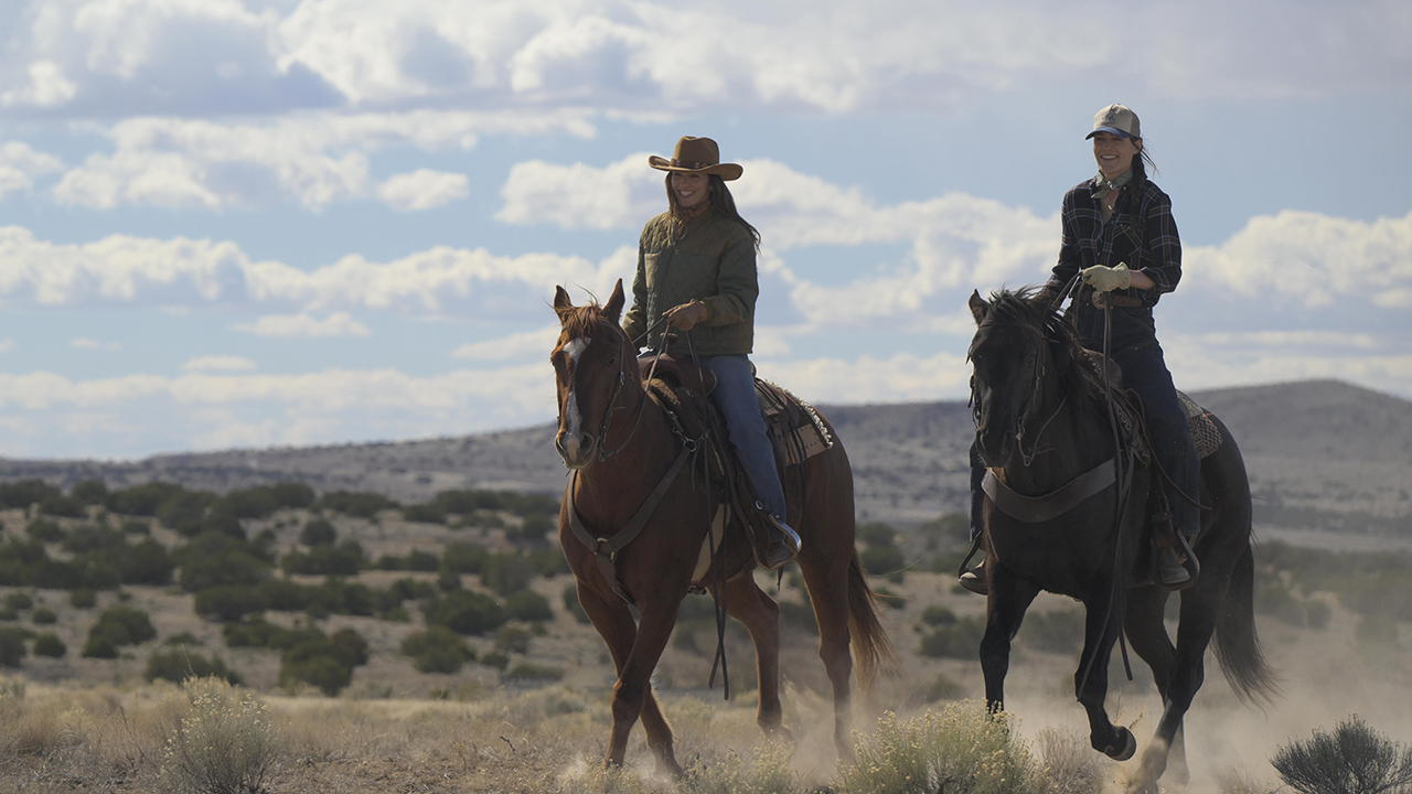 RANSOM CANYON. (L to R) Minka Kelly as Quinn and Lauren Glazier as Angie O’Grady in Episode 103 of Ransom Canyon.