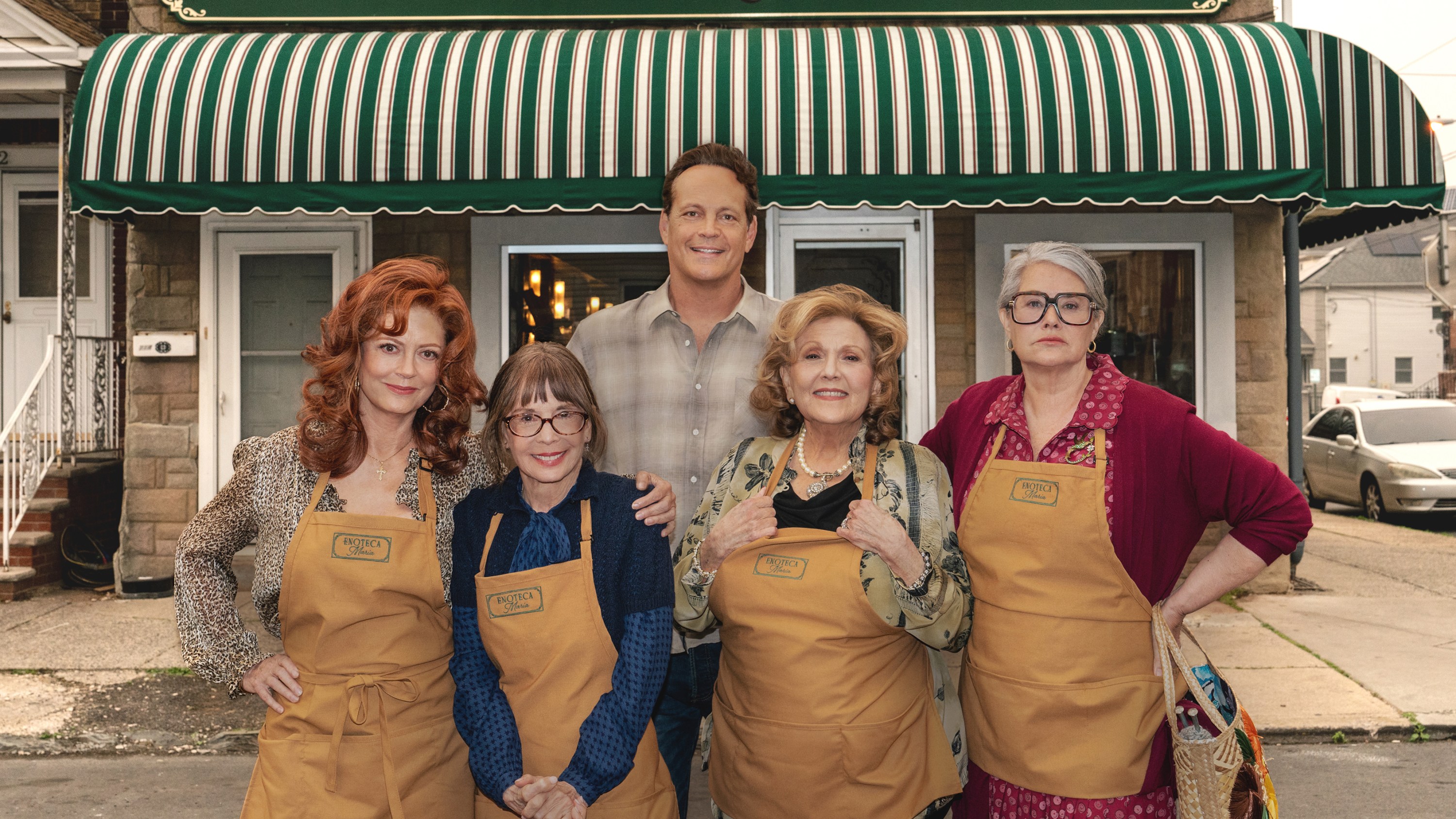 Nonnas. (L-R) Susan Sarandon as Gia, Talia Shire as Teresa, Vince Vaughn as Joe Scaravella, Brenda Vaccaro as Antonella and Lorraine Bracco as Roberta in Nonnas.